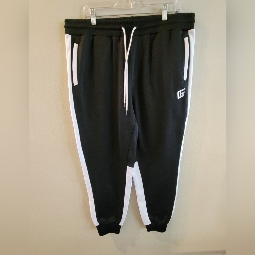 Linus Tech Tips XL Black and White Joggers